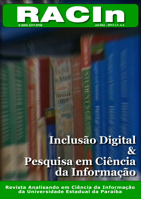 Livros organizados em prateleira